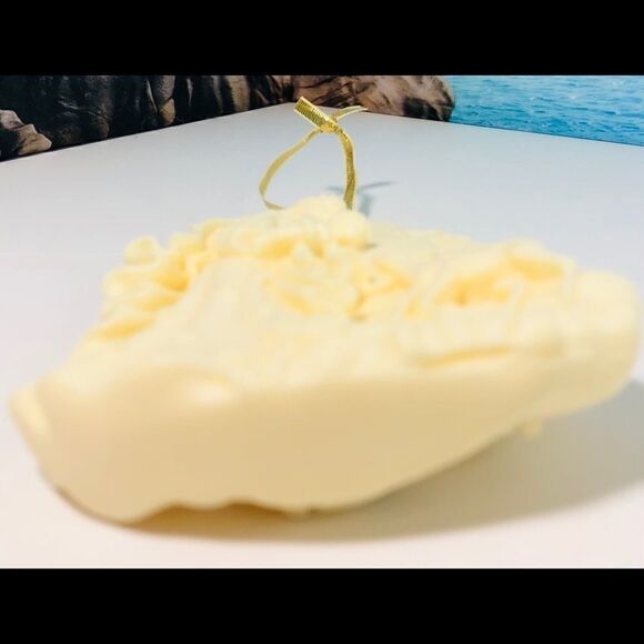 Virgin Mary Christmas Ornament – Handmade & Artist Signed - Picture 5 of 5